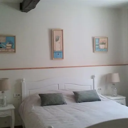 St Victor Du Fau Country house